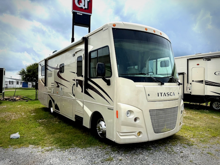 2015 Itasca Sunstar 31KE RV Photo 1