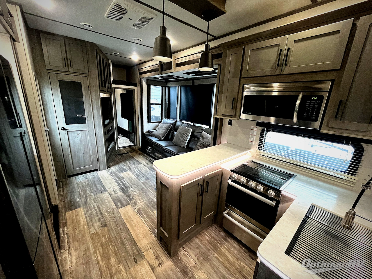 2021 Keystone Raptor 429 Photo 6