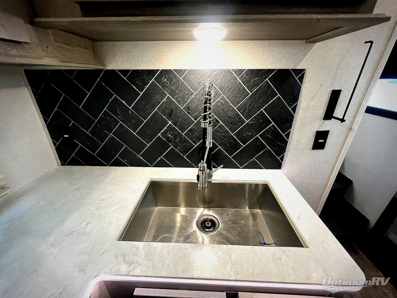 2021 Keystone Raptor 429 Photo 18