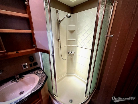 2015 Newmar Canyon Star 3610 RV Photo 4