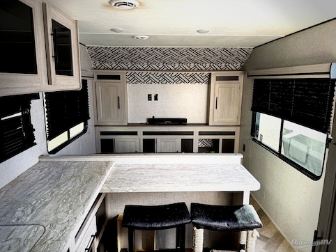 2023 CrossRoads Zinger Lite ZR259FL RV Photo 2