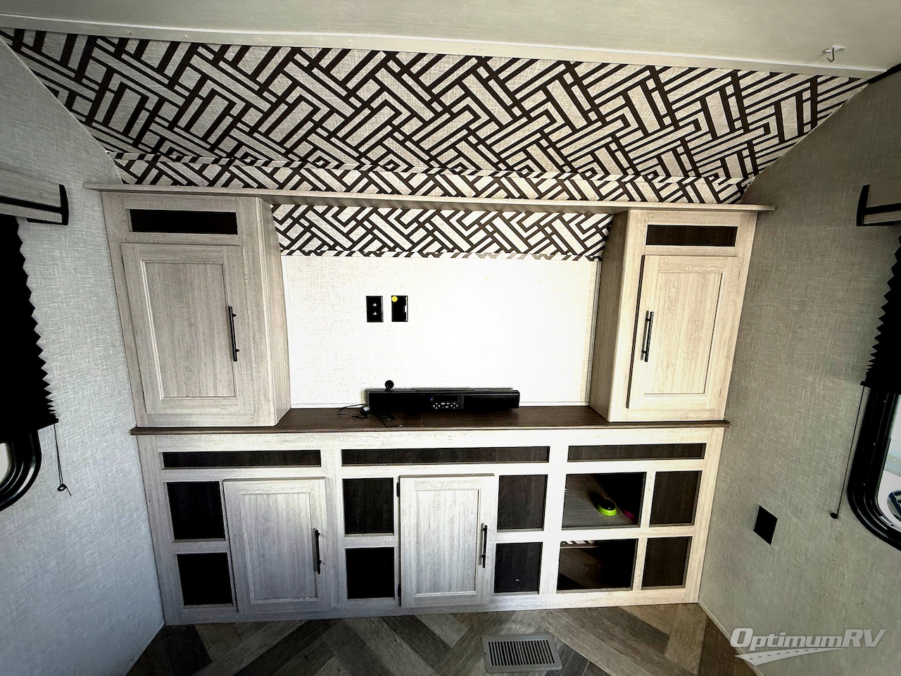 2023 CrossRoads Zinger Lite ZR259FL Photo 6