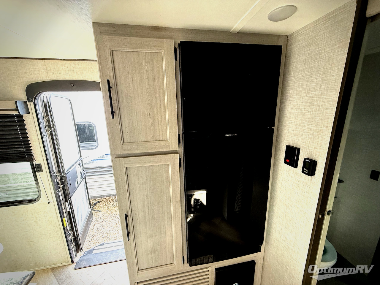 2023 CrossRoads Zinger Lite ZR259FL Photo 9