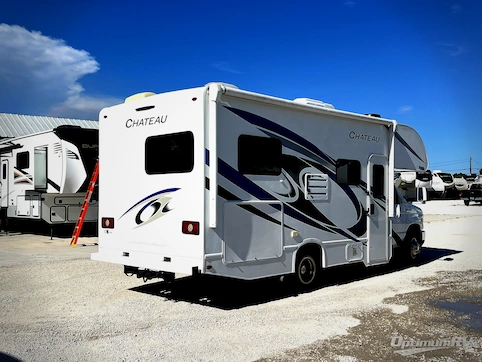 2022 Four Winds Chateau 22E RV Photo 2