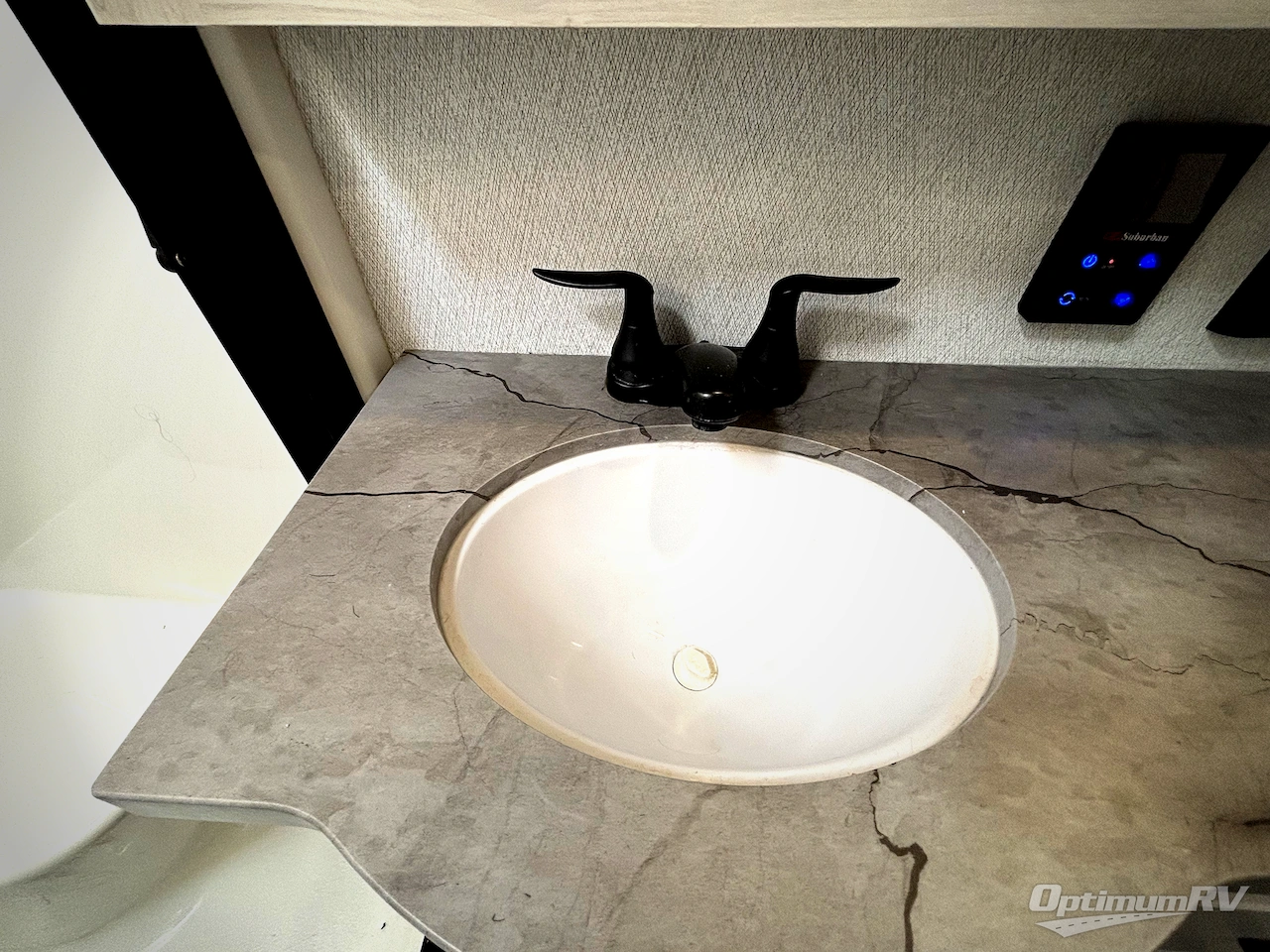 2024 East To West Tandara 320RL Photo 9