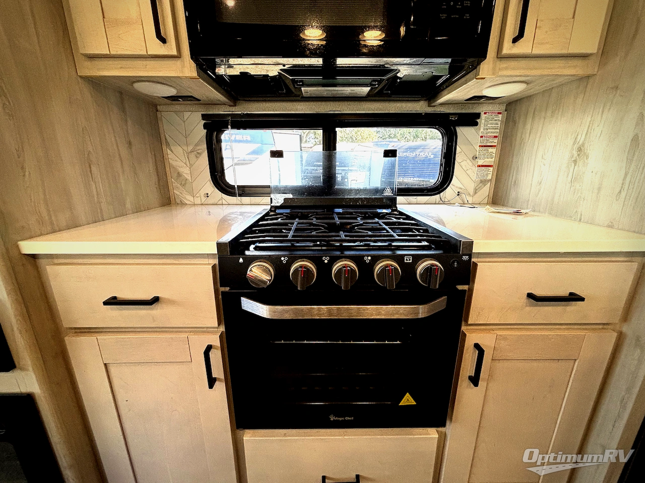 2024 East To West Tandara 320RL Photo 11