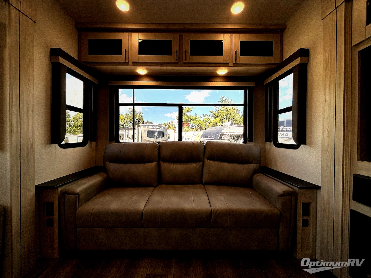 2024 East To West Tandara 320RL Photo 12