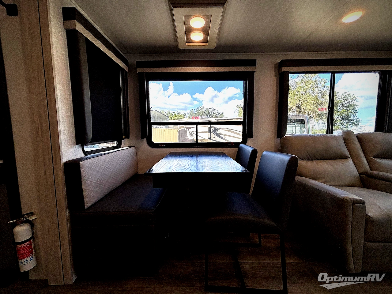 2024 East To West Tandara 320RL Photo 14