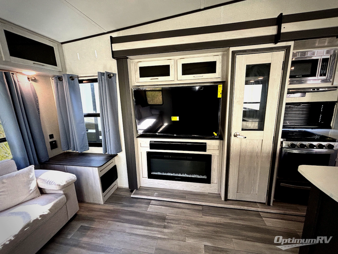 2021 Keystone Sprinter Limited 3190RLS Photo 9