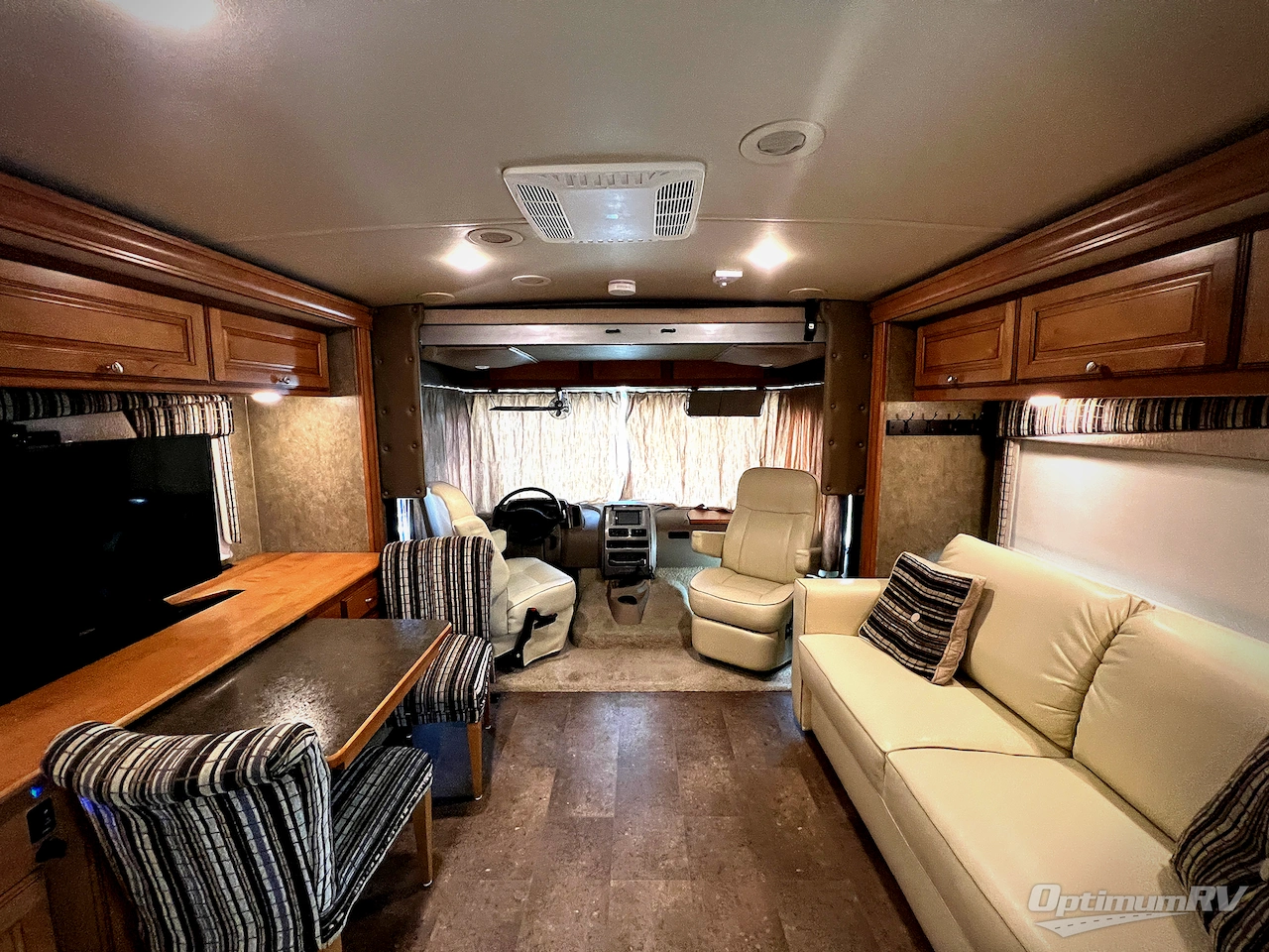 2016 Itasca Sunstar LX 30T Photo 5