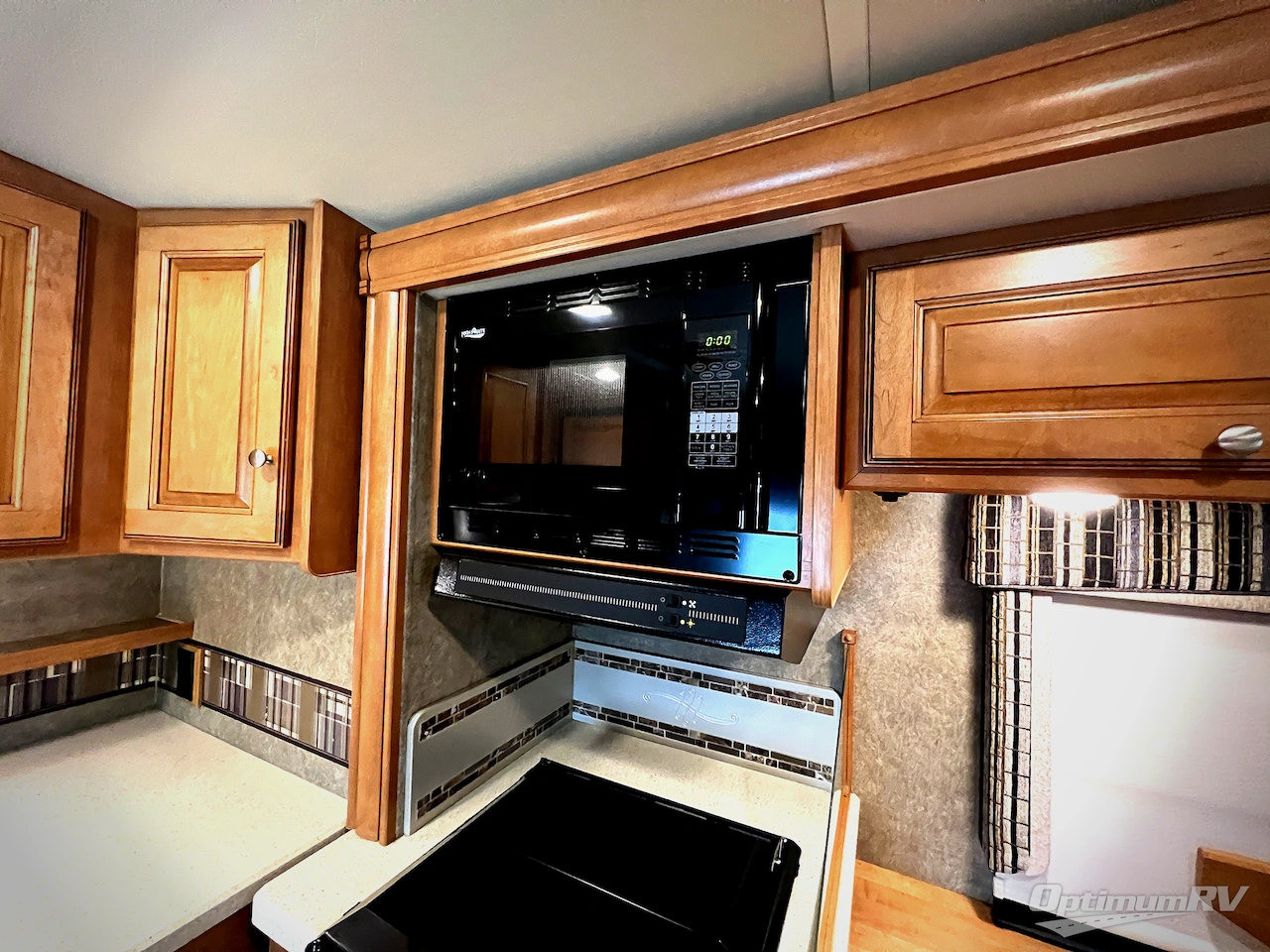 2016 Itasca Sunstar LX 30T Photo 13
