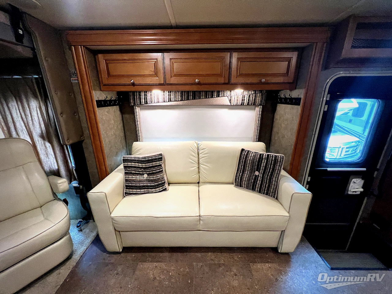 2016 Itasca Sunstar LX 30T Photo 15