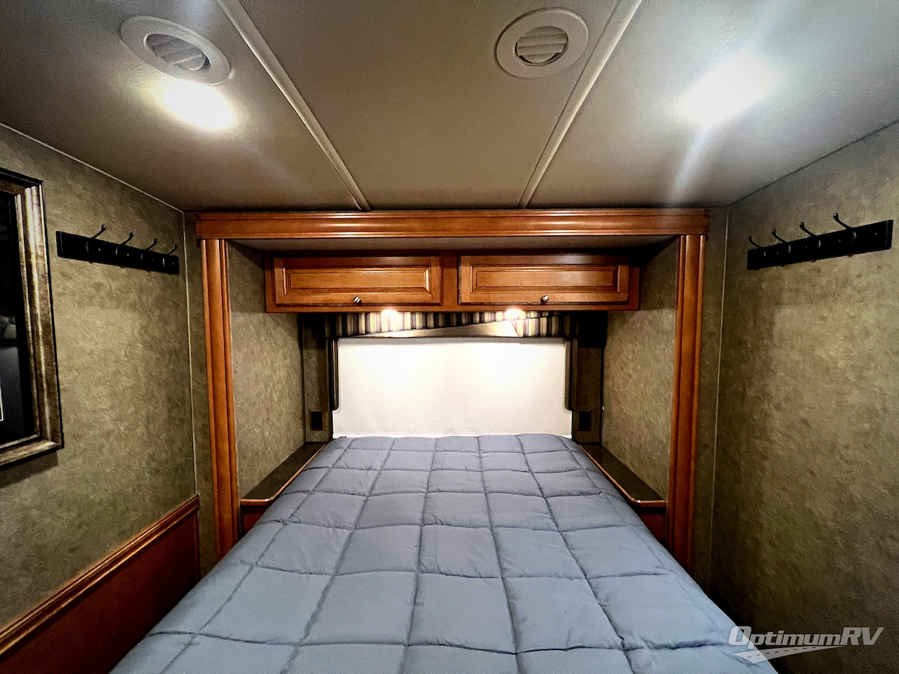 2016 Itasca Sunstar LX 30T Photo 18