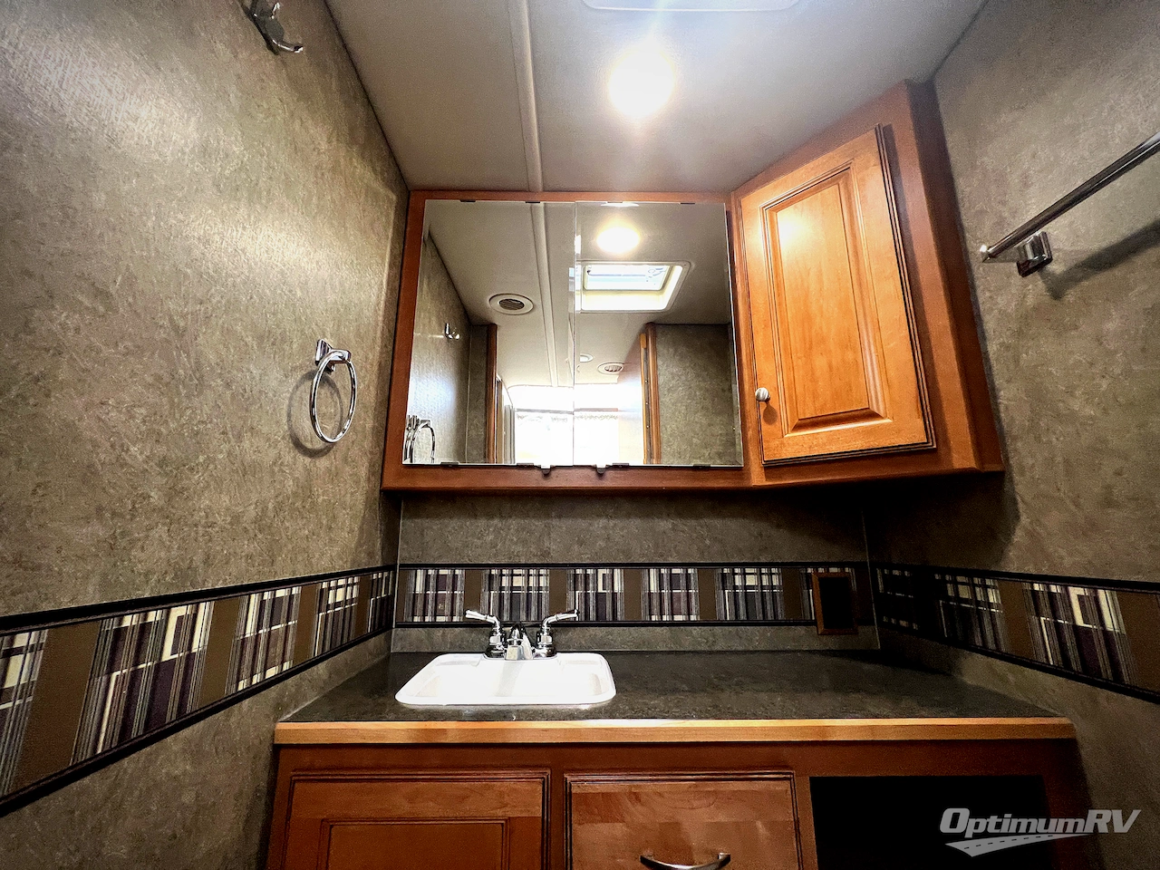 2016 Itasca Sunstar LX 30T Photo 23