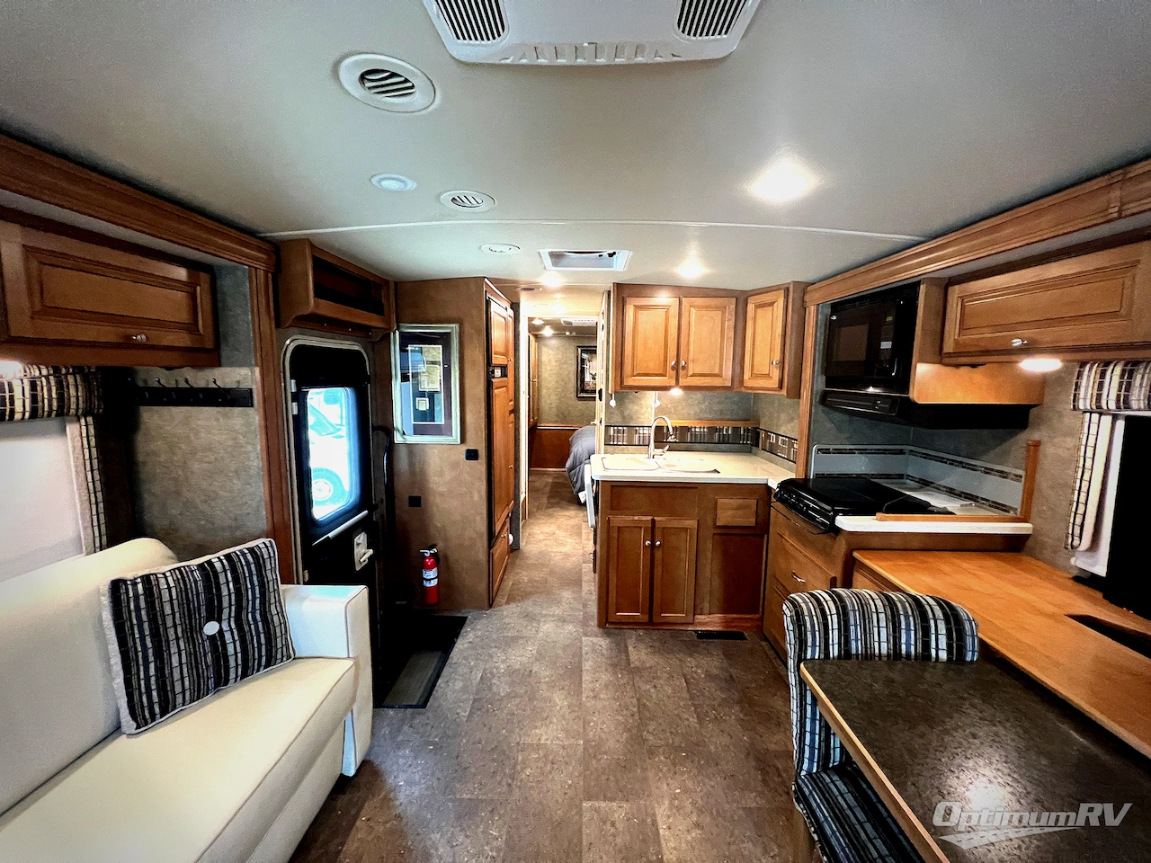 2016 Itasca Sunstar LX 30T Photo 4