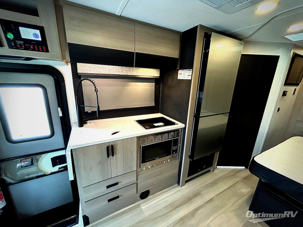 2024 Forest River Sunseeker MBS 2400 Photo 13