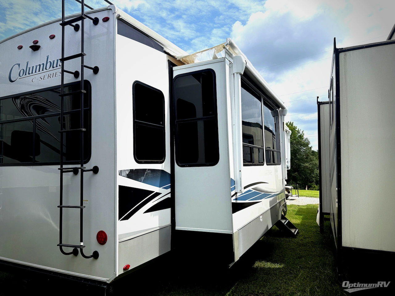 2022 Palomino Columbus C-Series 379MBC Photo 2