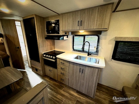2021 Keystone Passport SL 219BH RV Photo 3