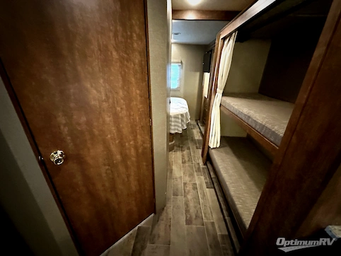 2018 Winnebago Intent 31P RV Photo 3