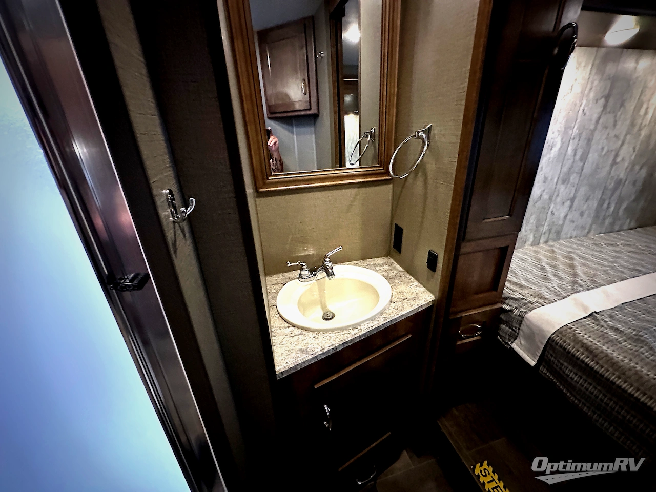 2018 Winnebago Intent 31P Photo 20