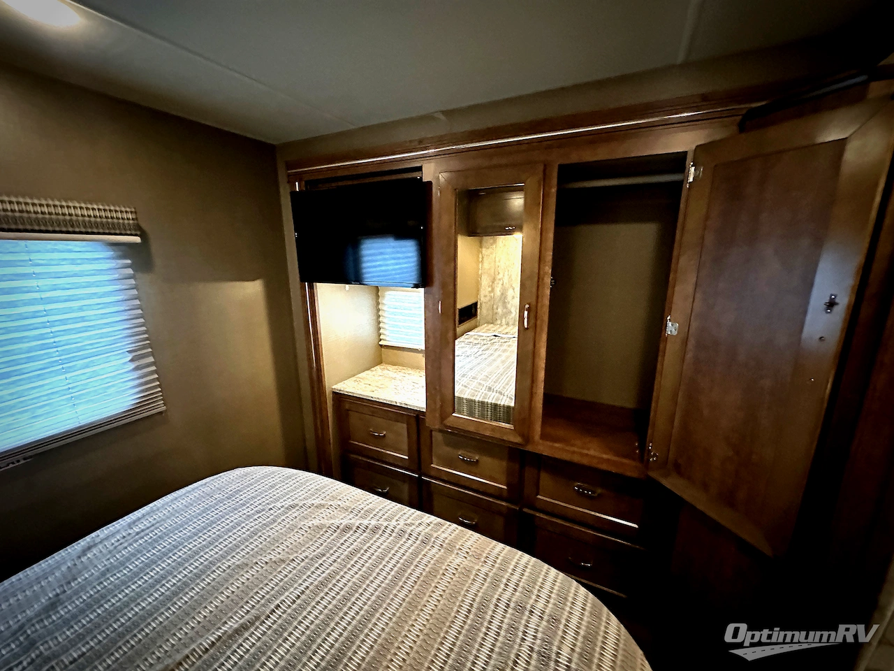 2018 Winnebago Intent 31P Photo 25