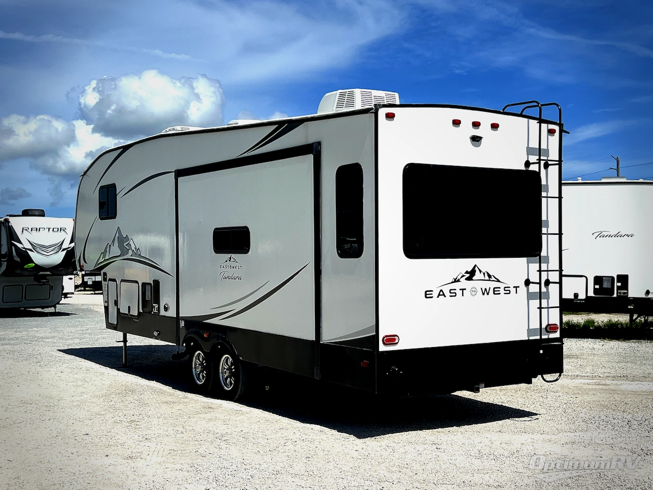 2022 East To West Tandara 285RL Photo 3