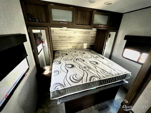 2021 Dutchmen Kodiak Ultra-Lite 261RBSL RV Photo 2