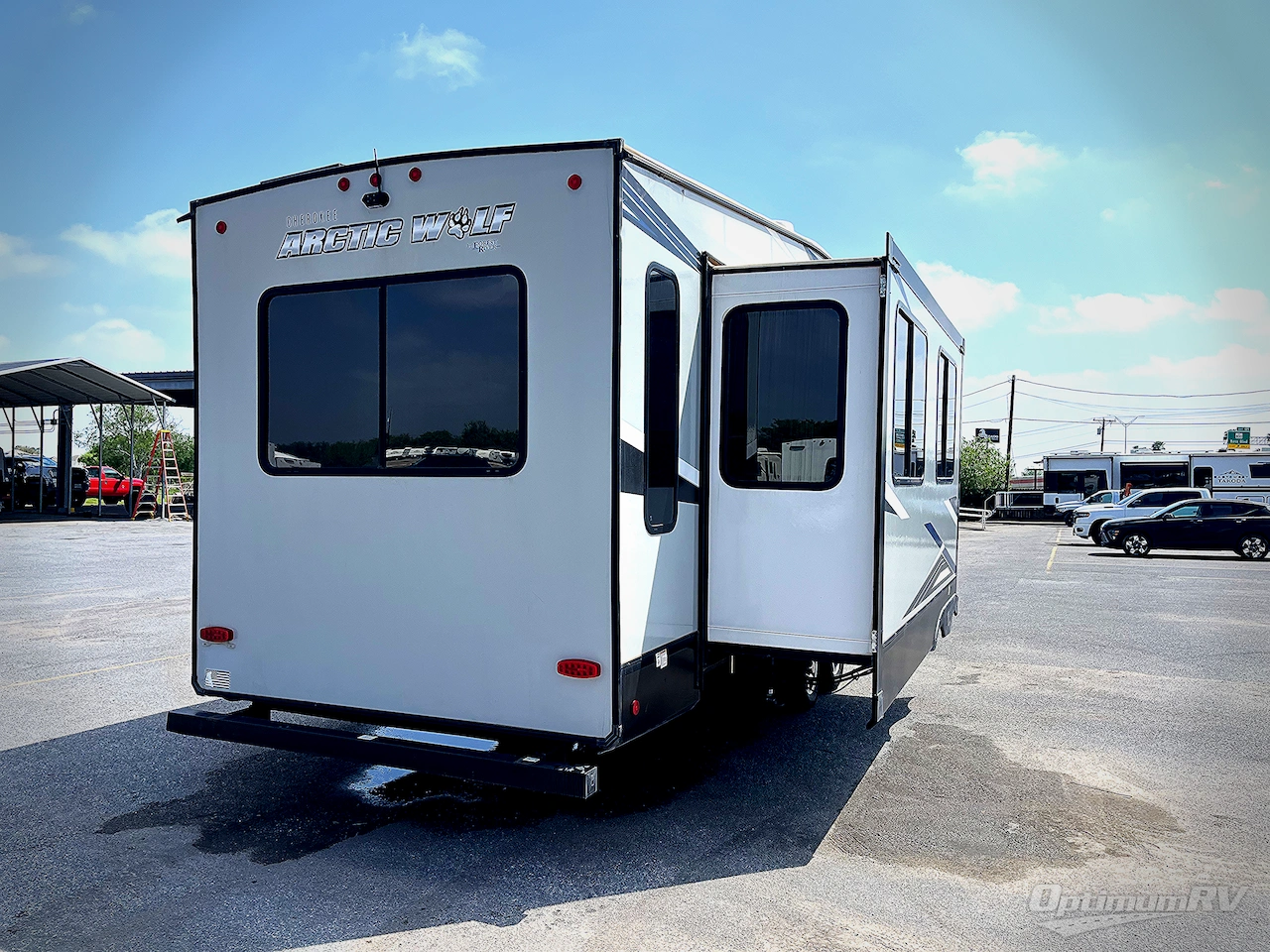 2022 Forest River Cherokee Arctic Wolf 327MB Photo 2