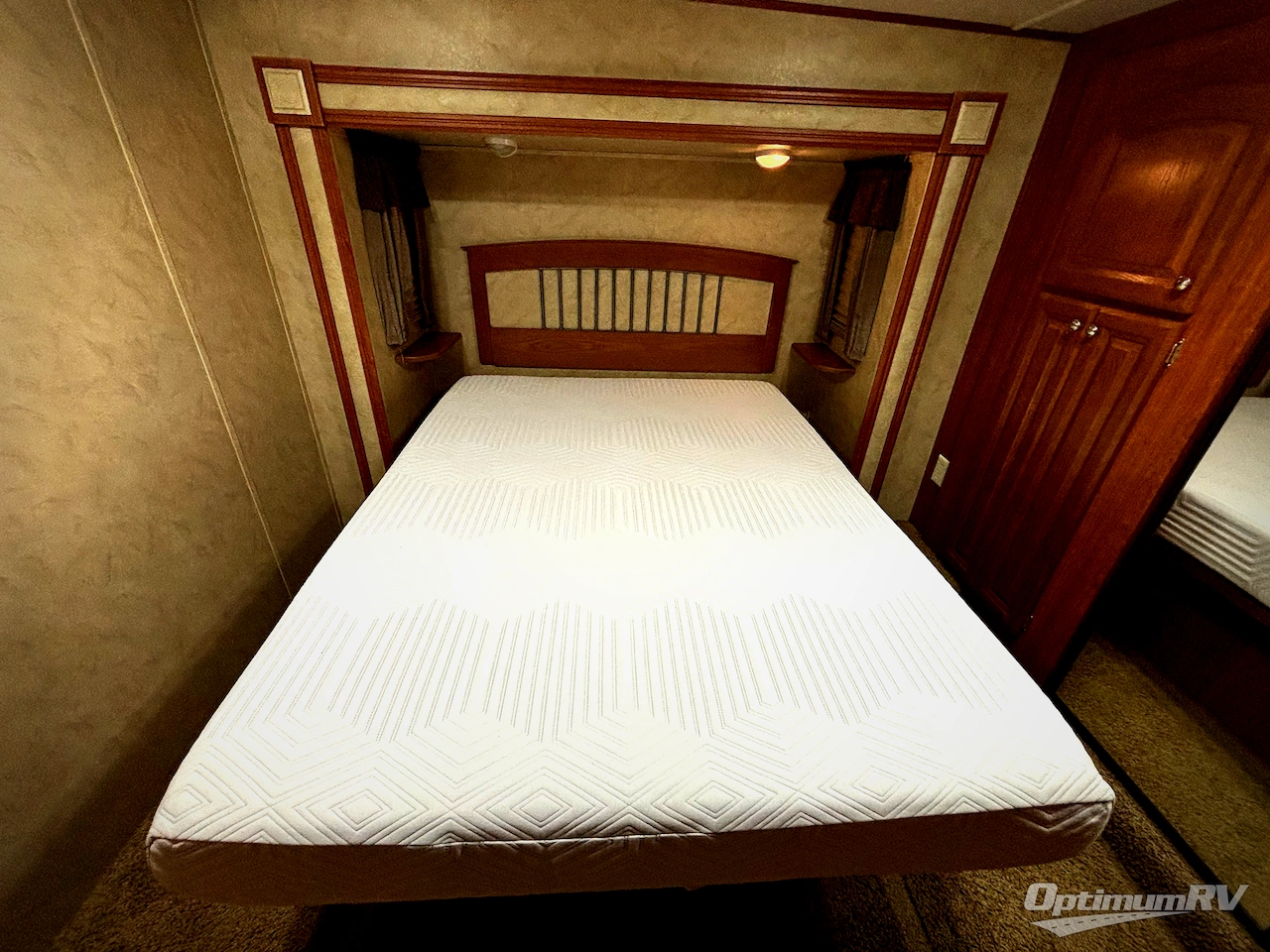 2012 Forest River Cedar Creek Silverback 29RE Photo 9