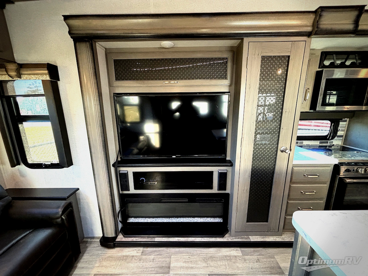 2021 Keystone Montana 3813MS Photo 8