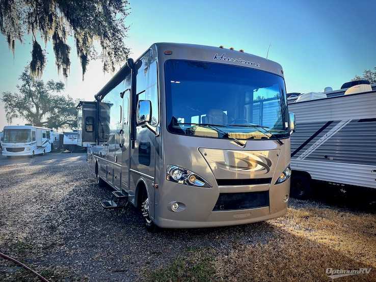 2014 Thor Hurricane 34E RV Photo 1