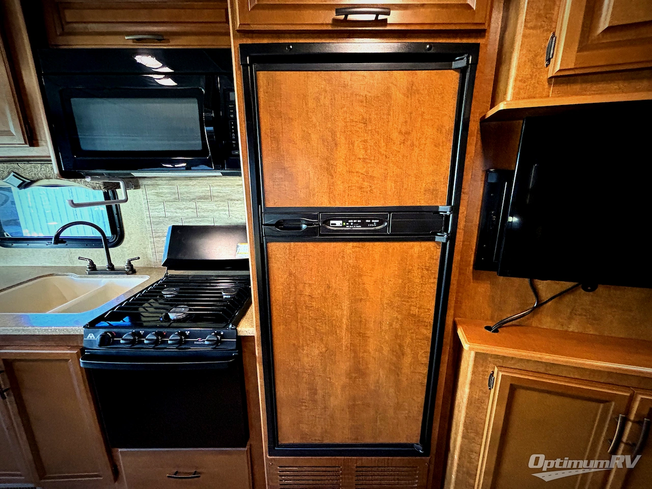 2014 Thor Hurricane 34E Photo 17