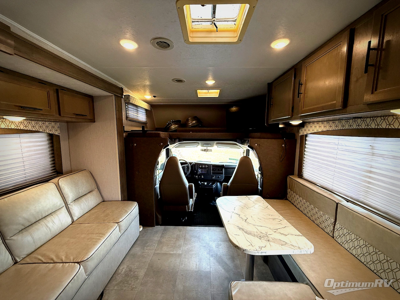 2020 Coachmen Freelander 26DS Ford 450 Photo 3