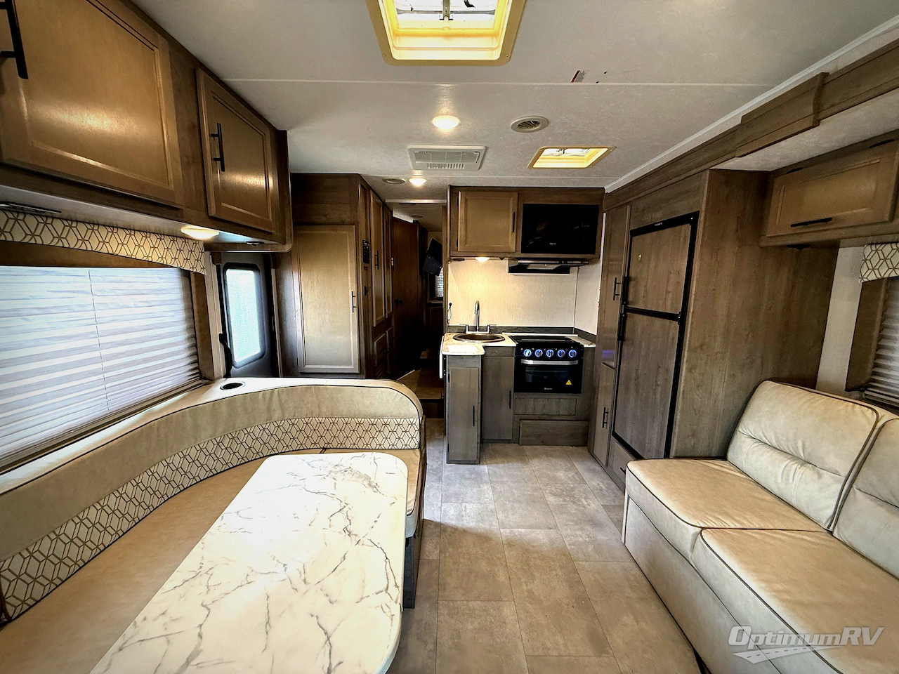 2020 Coachmen Freelander 26DS Ford 450 Photo 4