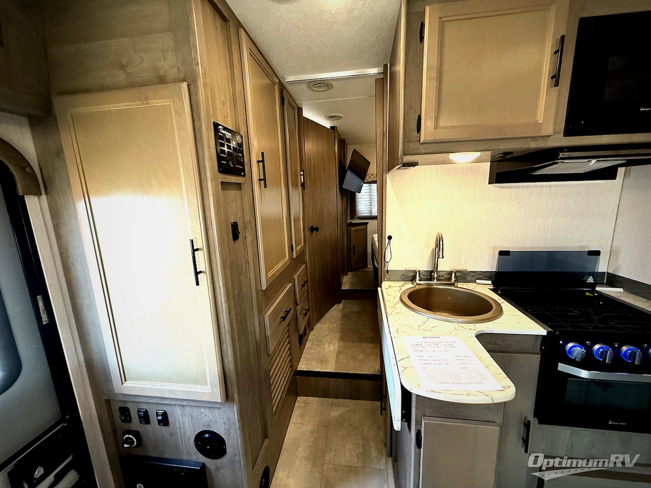 2020 Coachmen Freelander 26DS Ford 450 Photo 10