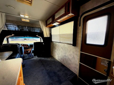 1994 Coachmen Leprechaun 28 RV Photo 2