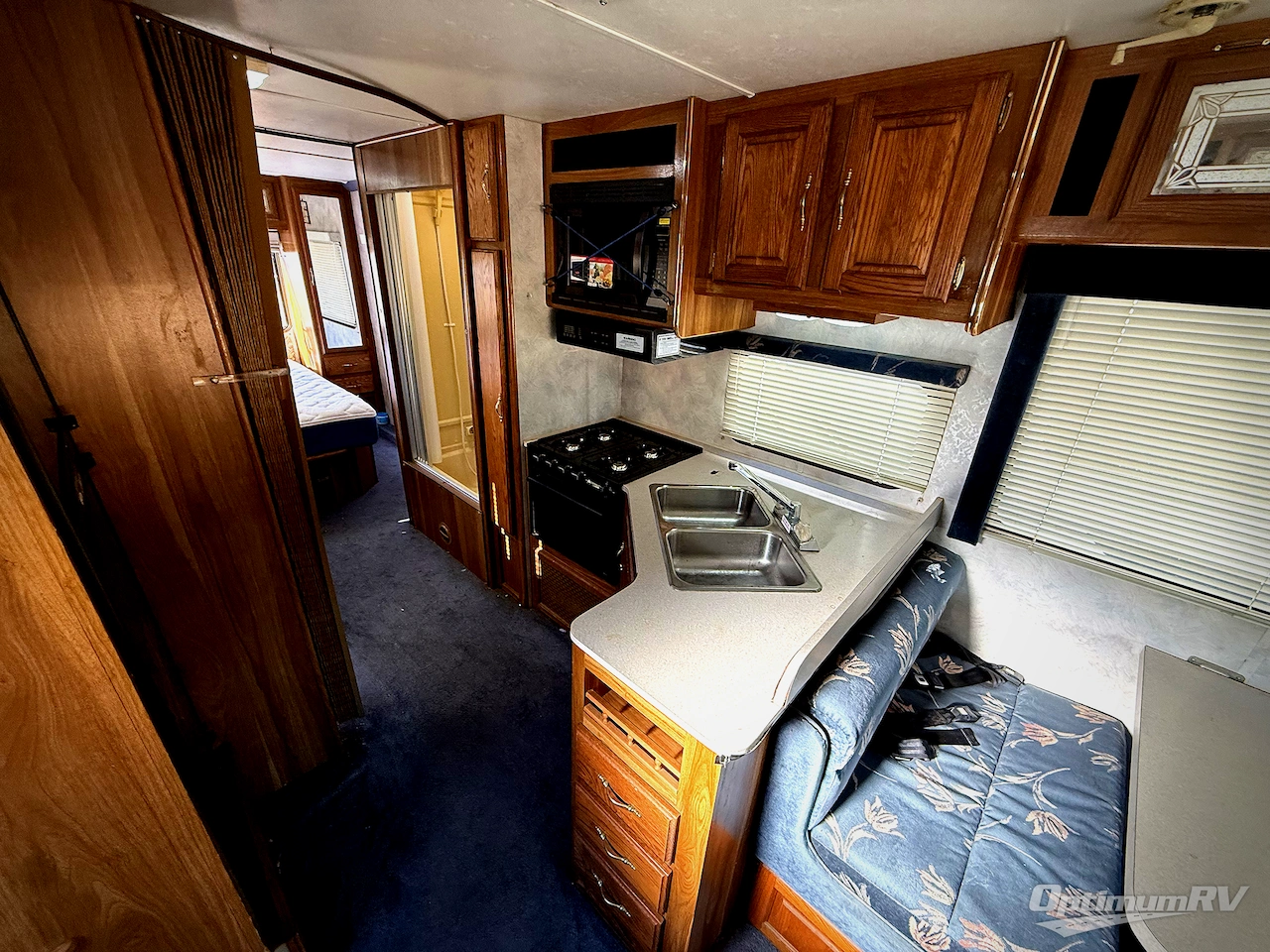 1994 Coachmen Leprechaun 28 Photo 9