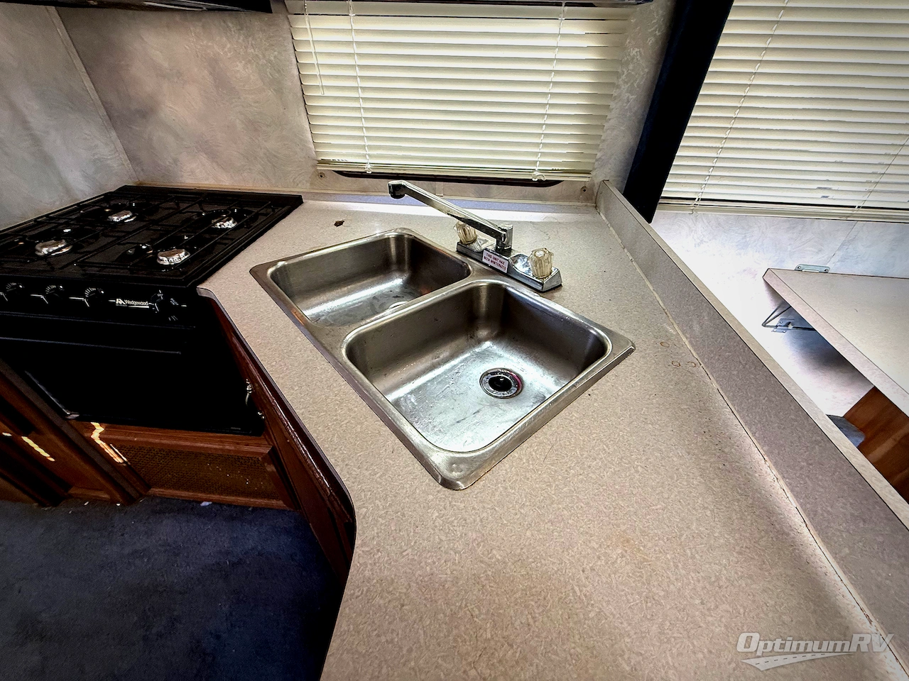 1994 Coachmen Leprechaun 28 Photo 10