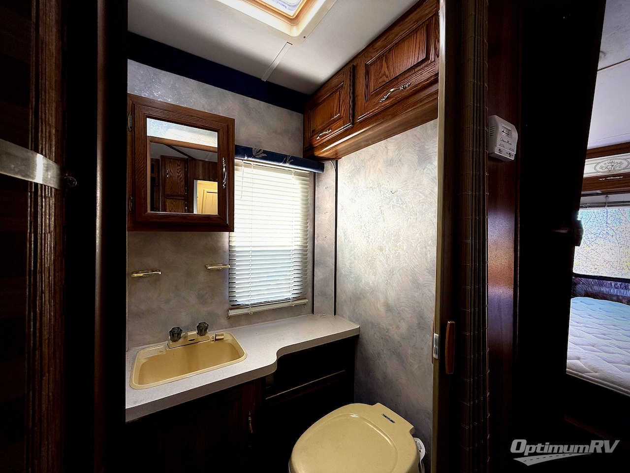 1994 Coachmen Leprechaun 28 Photo 15