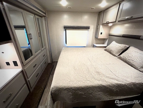 2023 Thor Luminate CC35 RV Photo 4