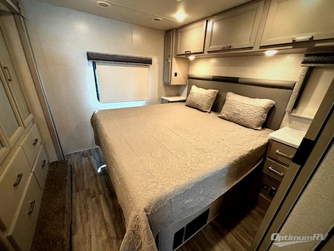 2023 Thor Luminate CC35 RV Photo 4