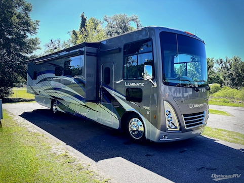 Used 2023 Thor Luminate CC35 Featured Photo