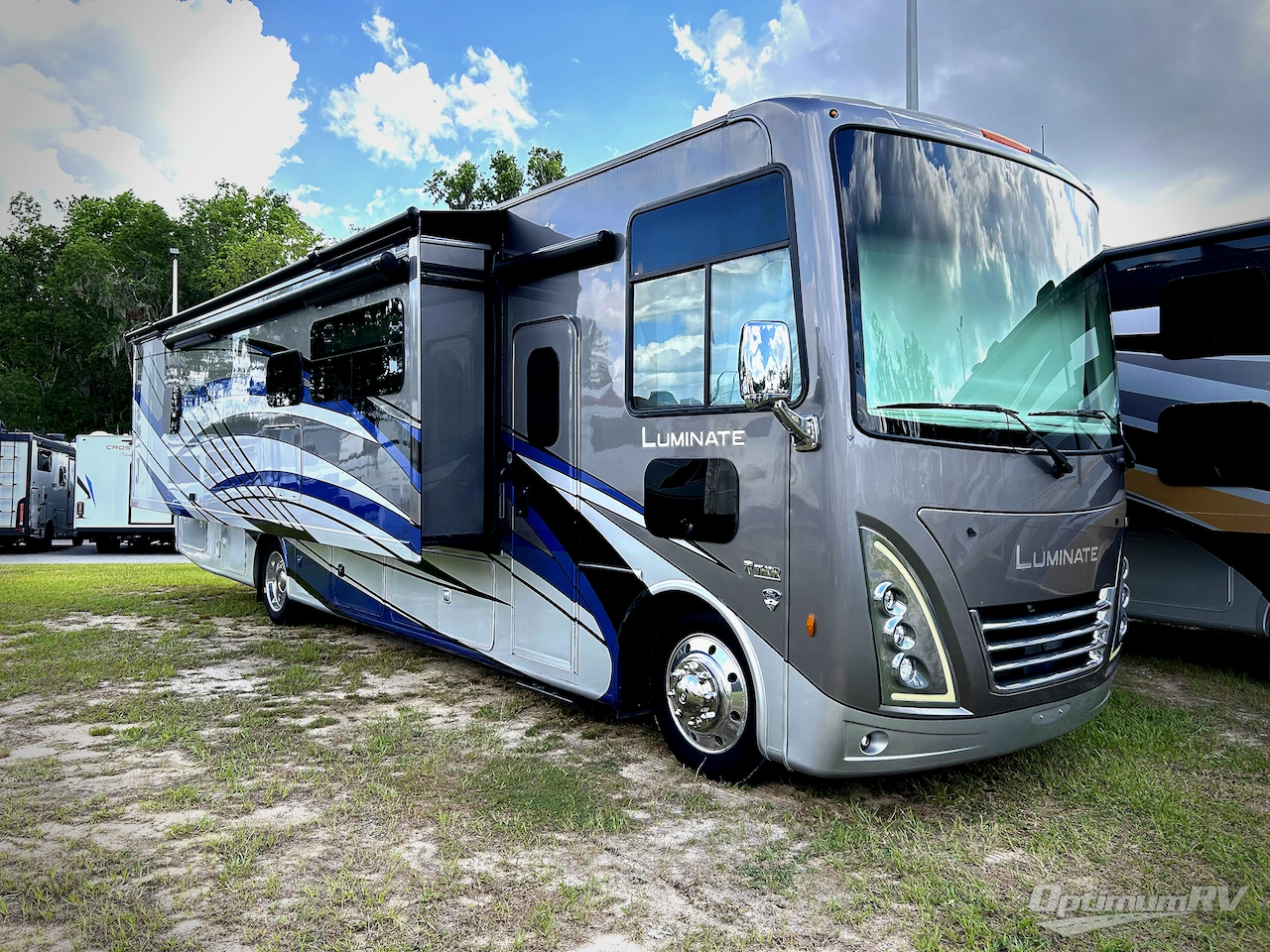 2023 Thor Luminate CC35 Photo 1