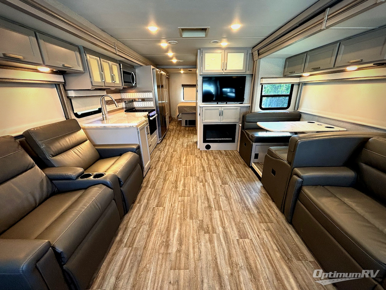 2023 Thor Luminate CC35 Photo 4