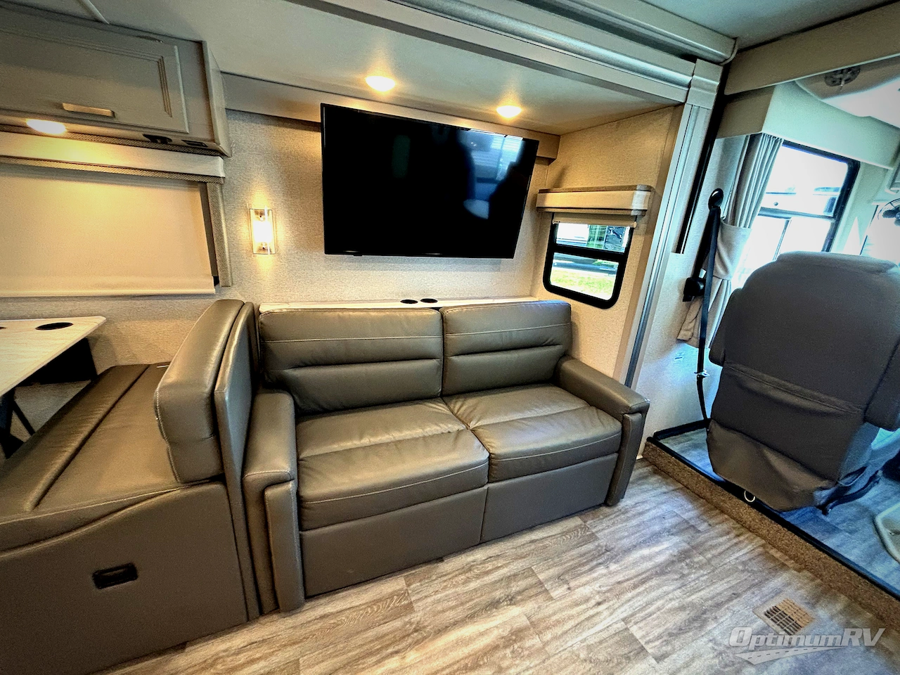 2023 Thor Luminate CC35 Photo 10