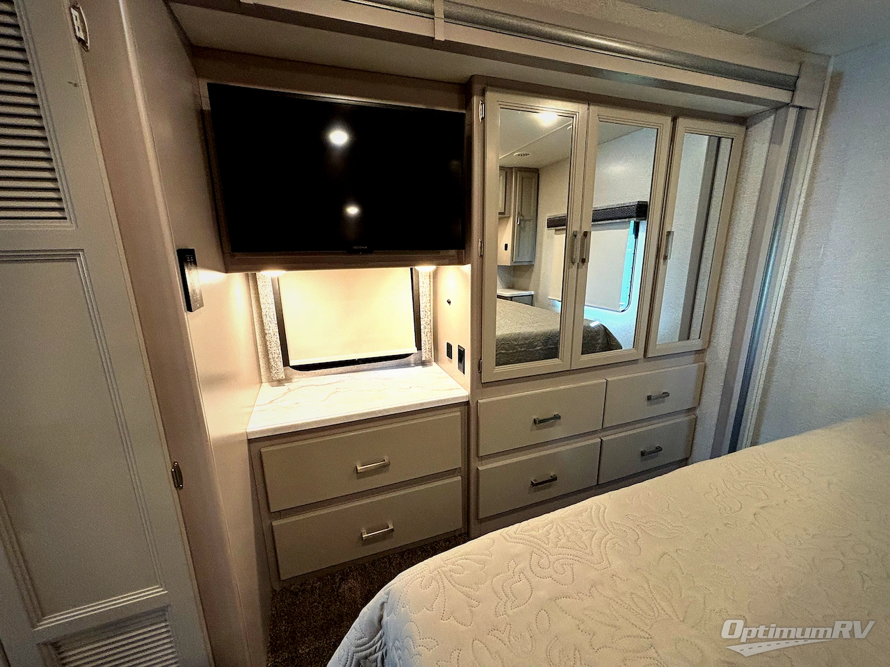 2023 Thor Luminate CC35 Photo 20