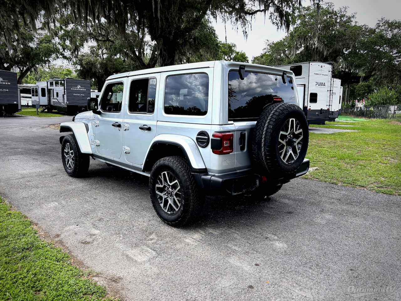 2024 Jeep Wrangler Sahara Photo 5