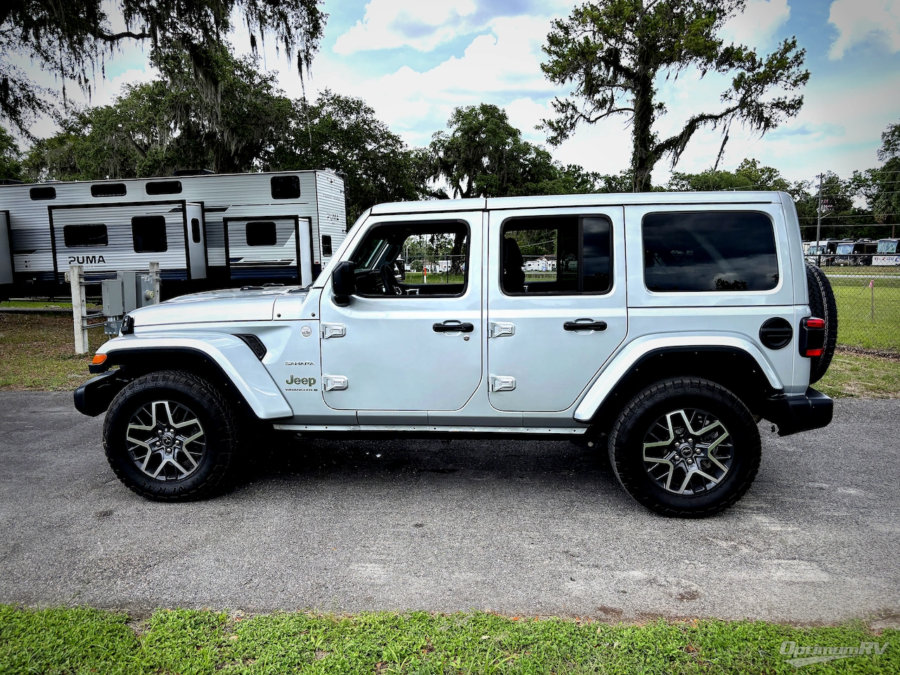 2024 Jeep Wrangler Sahara Photo 6