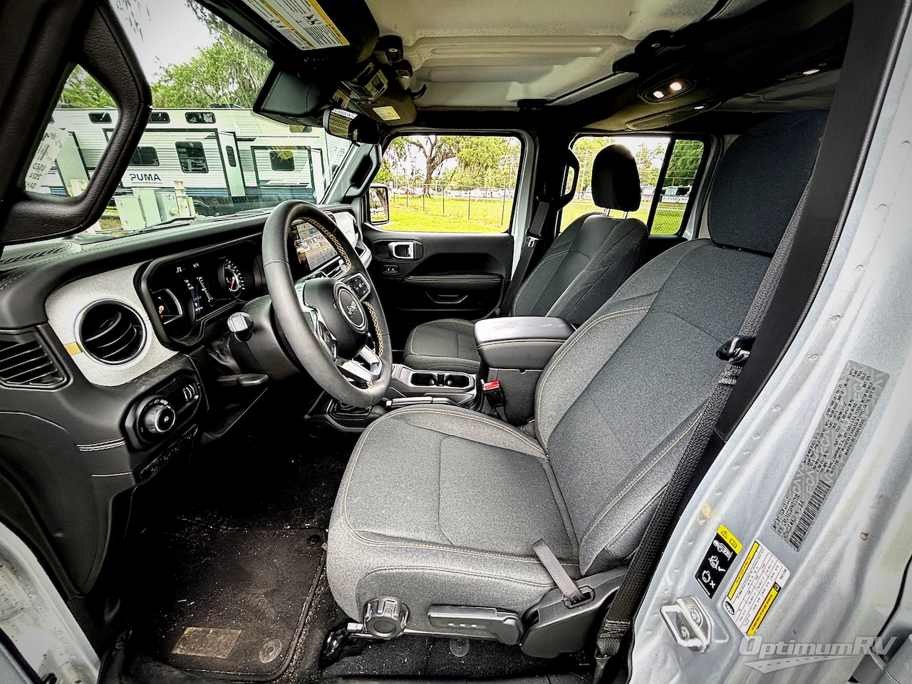 2024 Jeep Wrangler Sahara Photo 9