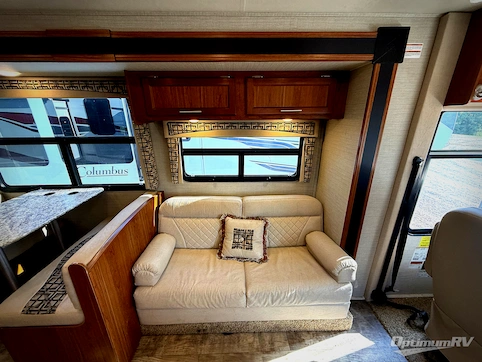2017 Jayco Alante 31V RV Photo 2